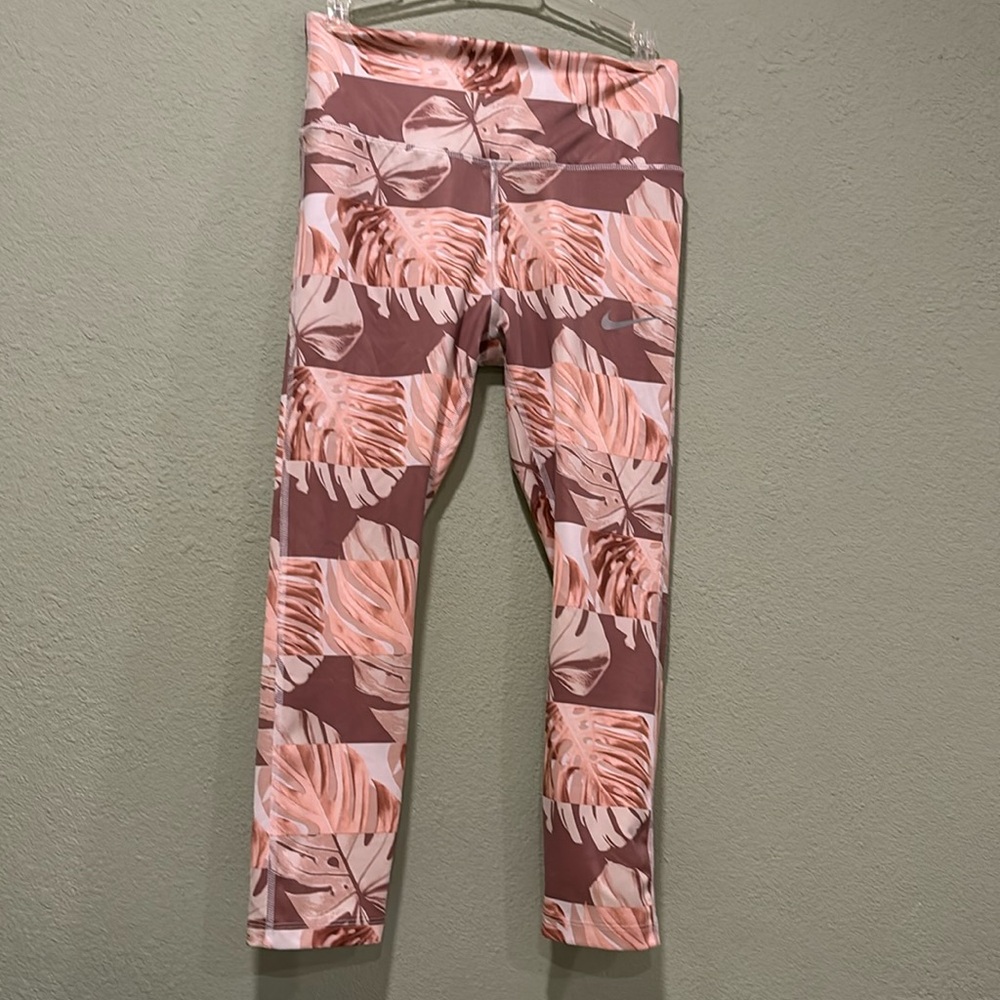 Nike Dri-Fit cropped leggings